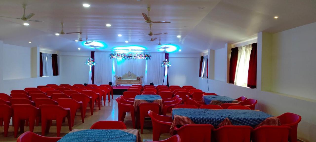 Hotel Silver Sand Thiruvananthapuram Bagian luar foto