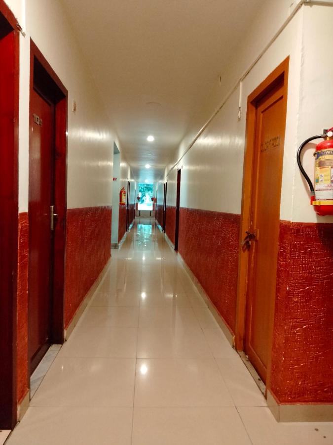 Hotel Silver Sand Thiruvananthapuram Bagian luar foto