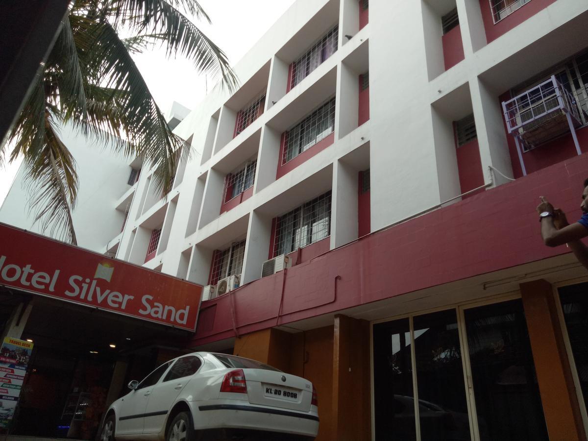 Hotel Silver Sand Thiruvananthapuram Bagian luar foto