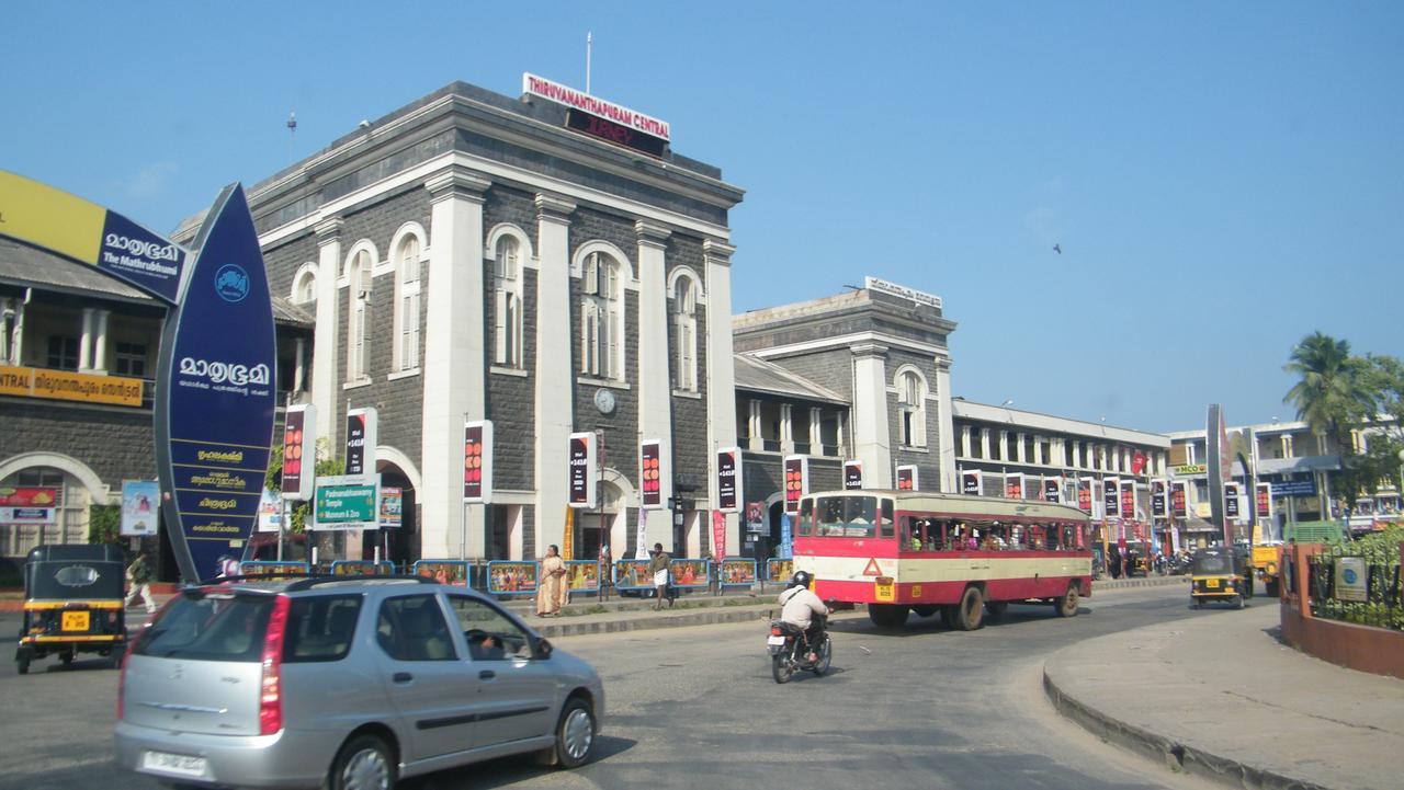 Hotel Silver Sand Thiruvananthapuram Bagian luar foto